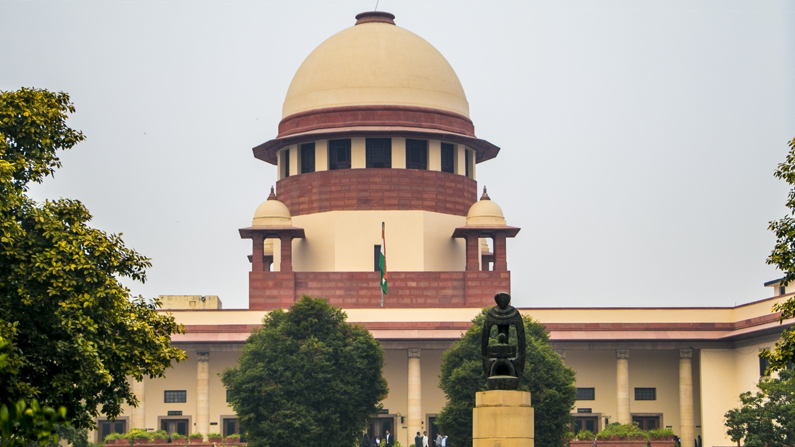 9वीं क्लास में तीसरी भाषा लागू न करें, छात्रों की परेशानी बढ़ती है : सुप्रीम कोर्ट