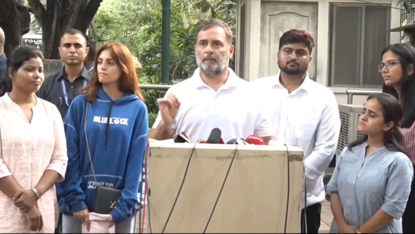 छात्रों को कोई जरूरत नहीं है माफी मांगने की : राहुल गांधी
